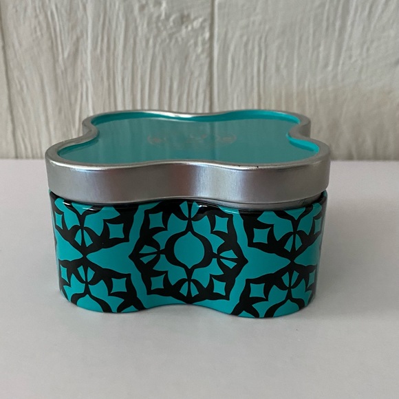 Yankee Candle Y Collection Penelope Tin Candle NEW - Picture 2 of 12